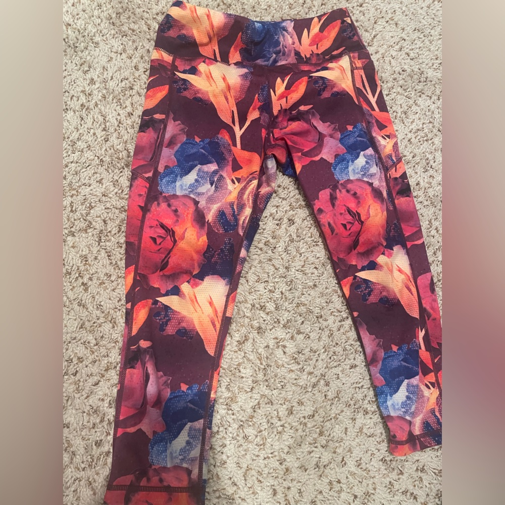 Senita athletics cropped patterned leggings